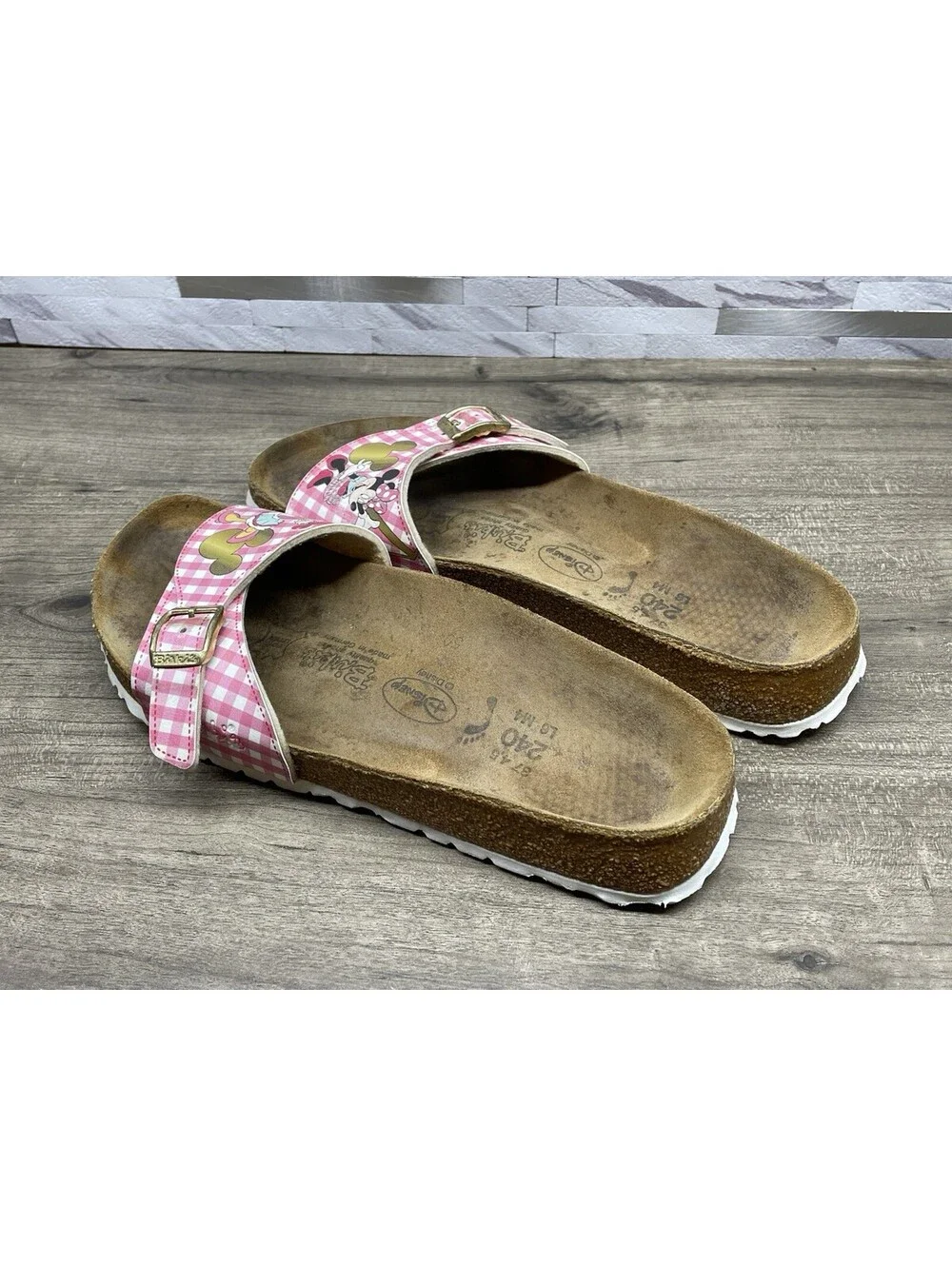 Birkis by Birkenstock Minnie Mouse Women’s Sz 6 Buckle Sandals EU 37 Disney Pink